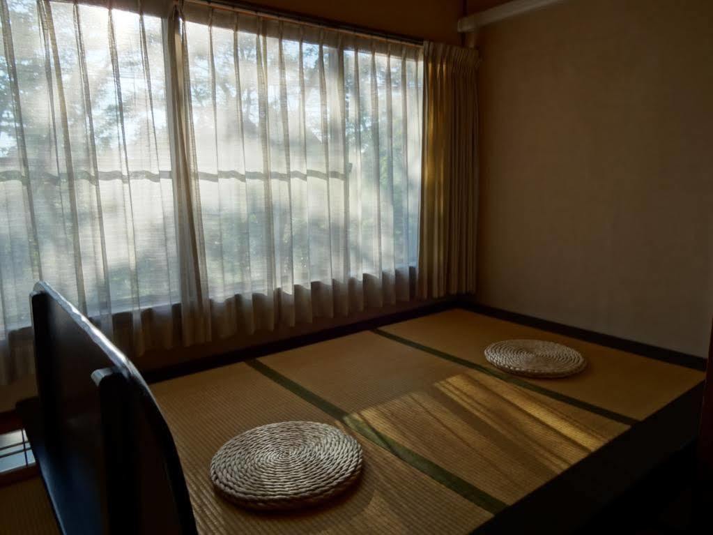 Jinpyokaku Hotel Yamanouchi  Exterior foto